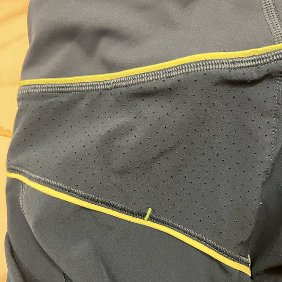 Athleta “Run With It” running shorts - Picture 4 of 5